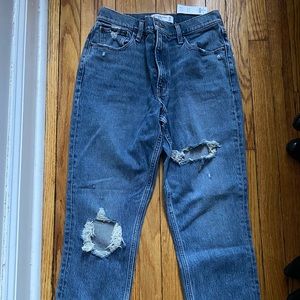 Abercrombie mom jeans - new with tags never worn